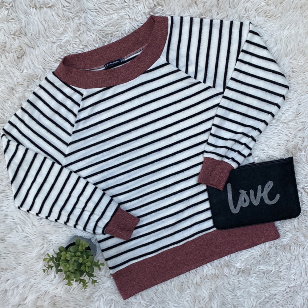 Staccato Hacci Striped Top 💗 White Black & Mauve